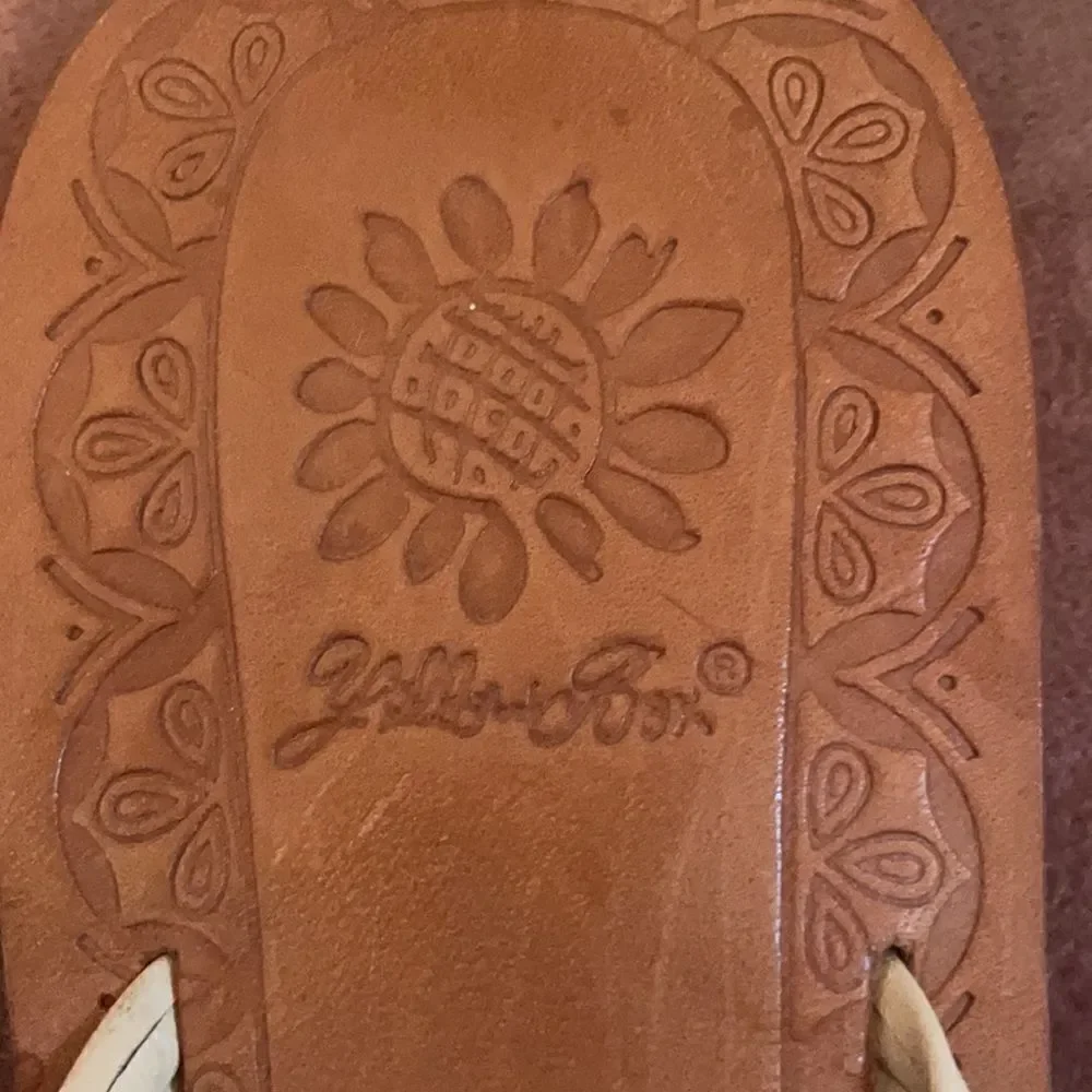 Yellow box flip flops - Picture 4 of 7